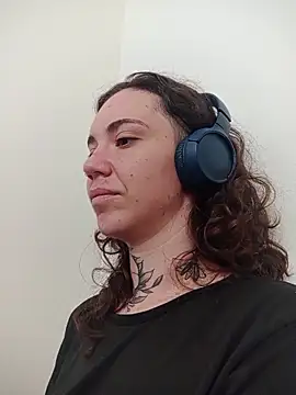 Dirty Pink online show from February 2, 2026, 9:52 am