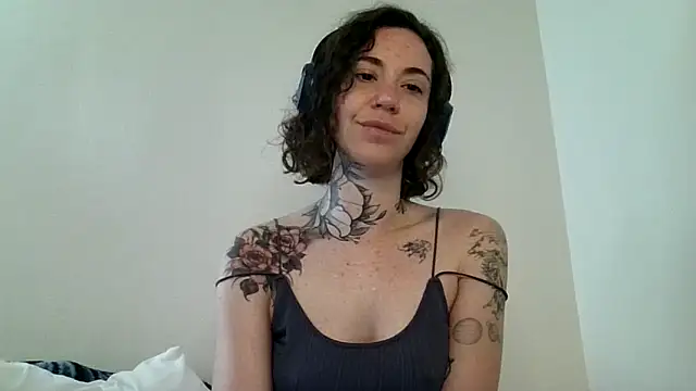 Dirty Pink online show from April 2, 2026, 8:34 am