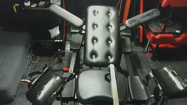 ashleyandtommy1 online show from January 11, 2026, 8:36 pm