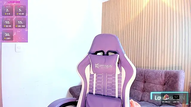 miacoxx 34 online show from January 14, 2026, 9:20 pm