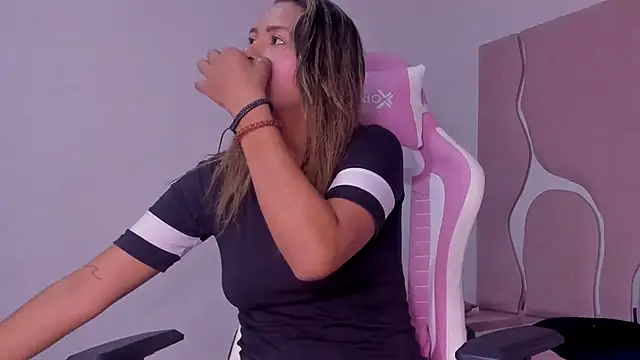 Snapshot of sharithasm chatting on February 18, 2026, 8:38 pm sharithasm online show from February 18, 2026, 8:38 pm