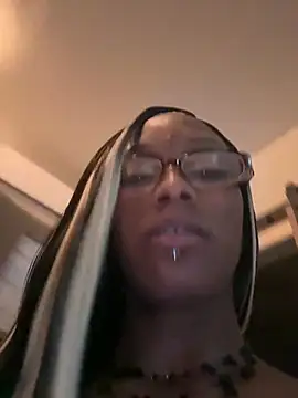 Snapshot of xouniq chatting on July 29, 2026, 4:21 am xouniq online show from July 29, 2026, 4:21 am