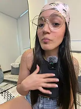 EVA WILD1 online show from February 15, 2026, 9:22 pm