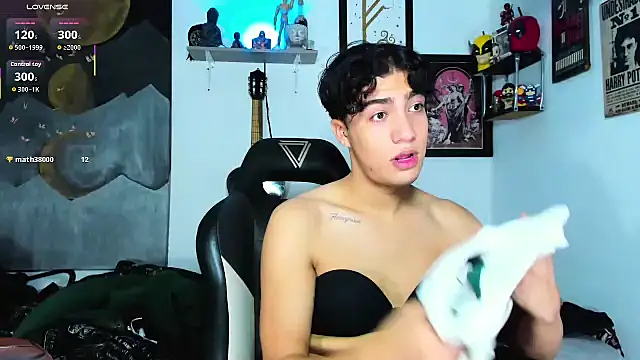 cinnamon girlts online show from January 7, 2026, 9:17 pm