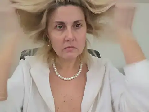 Snapshot of Amelia9798 chatting on January 6, 2026, 9:46 am Amelia9798 online show from January 6, 2026, 9:46 am