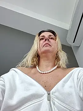 Amelia9798 online show from May 2, 2026, 9:14 am