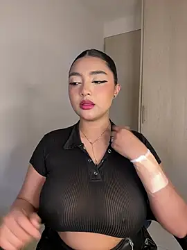 Snapshot of SASHASTRADA_ chatting on February 21, 2026, 1:06 am SASHASTRADA online show from February 21, 2026, 1:06 am