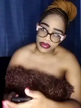 Sultrydiva1 online show from January 12, 2026, 10:59 pm