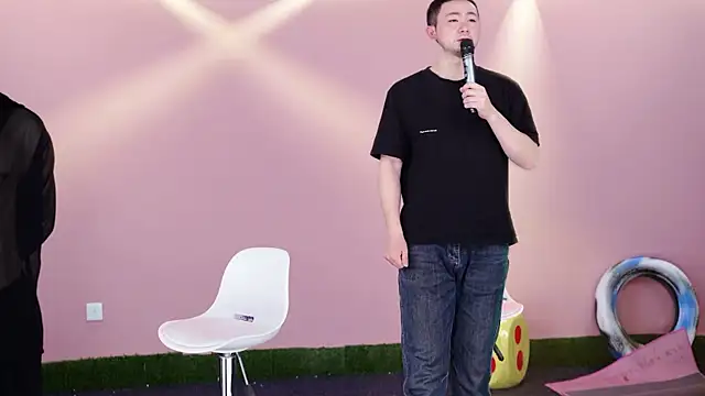 Snapshot of w-lucky chatting on February 18, 2026, 7:04 am w-lucky online show from February 18, 2026, 7:04 am