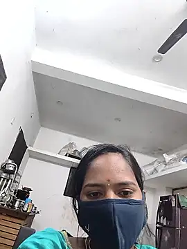 Tamil Hot Divya online show from January 12, 2026, 3:39 pm