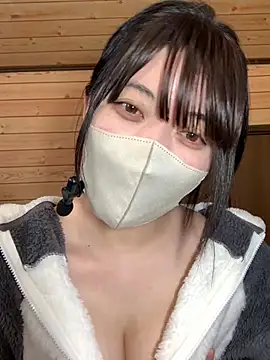 Snapshot of minami_room chatting on February 3, 2026, 6:22 am minami room online show from February 3, 2026, 6:22 am