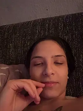 Snapshot of Evelin199 chatting on March 5, 2026, 11:34 pm Evelin199 online show from March 5, 2026, 11:34 pm