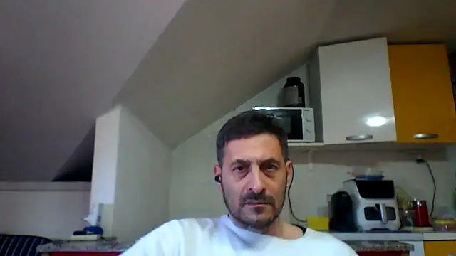 Snapshot of colosone chatting on March 17, 2026, 2:42 pm colosone online show from March 17, 2026, 2:42 pm
