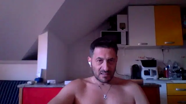 Snapshot of colosone chatting on April 7, 2026, 9:10 am colosone online show from April 7, 2026, 9:10 am
