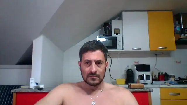 Snapshot of colosone chatting on April 15, 2026, 1:51 pm colosone online show from April 15, 2026, 1:51 pm
