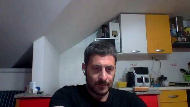 Snapshot of colosone chatting on April 20, 2026, 9:16 pm colosone online show from April 20, 2026, 9:16 pm