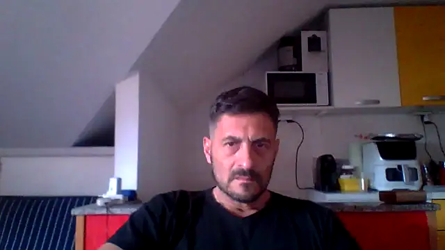 Snapshot of colosone chatting on May 12, 2026, 12:46 pm colosone online show from May 12, 2026, 12:46 pm