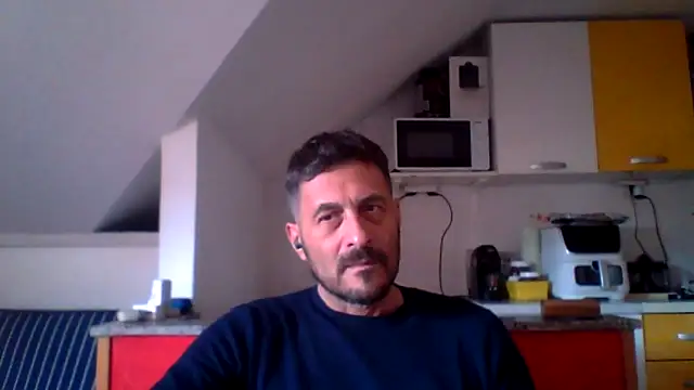 Snapshot of colosone chatting on May 14, 2026, 12:45 pm colosone online show from May 14, 2026, 12:45 pm