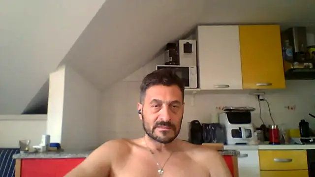 Snapshot of colosone chatting on May 19, 2026, 6:31 am colosone online show from May 19, 2026, 6:31 am