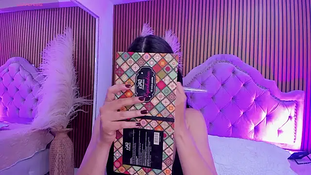 Snapshot of Violett_hott_ chatting on January 19, 2026, 12:42 pm Violett hott online show from January 19, 2026, 12:42 pm