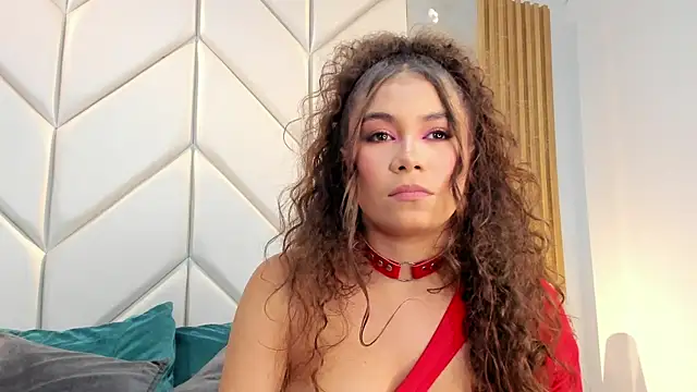 CamilaCastillo online show from April 17, 2026, 8:01 pm