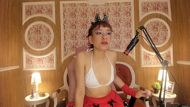 sweetkinkykloe online show from January 14, 2026, 8:03 pm