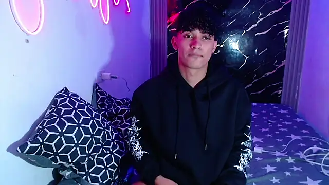 Snapshot of jamescurly00 chatting on March 16, 2026, 6:39 am jamescurly00 online show from March 16, 2026, 6:39 am