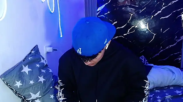 Snapshot of jamescurly00 chatting on March 16, 2026, 10:47 pm jamescurly00 online show from March 16, 2026, 10:47 pm