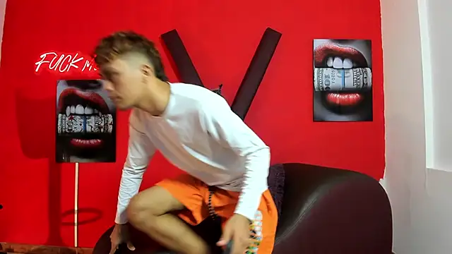 AVENGER BOYS2026 online show from March 25, 2026, 7:09 pm