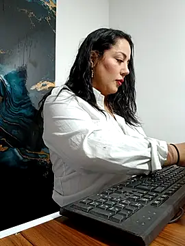 roousehoney online show from January 7, 2026, 8:11 pm