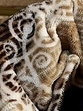 Love Sweat5 online show from January 8, 2026, 5:21 am