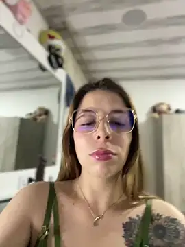 NatalyPinky online show from May 15, 2026, 11:01 pm