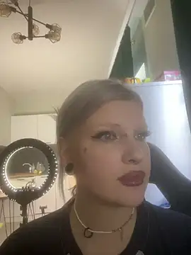 Snapshot of DriveThruDolls chatting on February 6, 2026, 10:51 am DriveThruDolls online show from February 6, 2026, 10:51 am