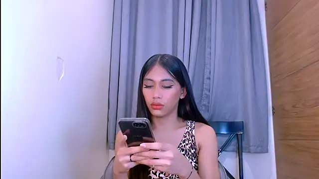 bigmeatcock luna online show from January 17, 2026, 2:27 am