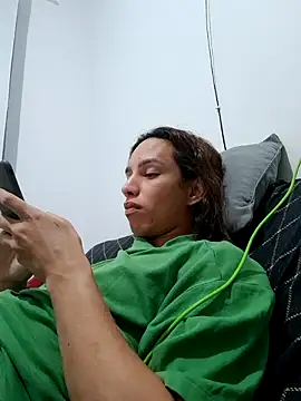 ofjuliaa online show from March 22, 2026, 5:00 am