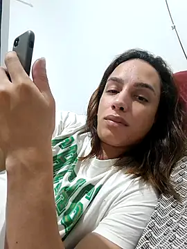 ofjuliaa online show from April 12, 2026, 7:13 am