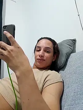 Snapshot of ofjuliaa chatting on April 19, 2026, 12:54 am ofjuliaa online show from April 19, 2026, 12:54 am