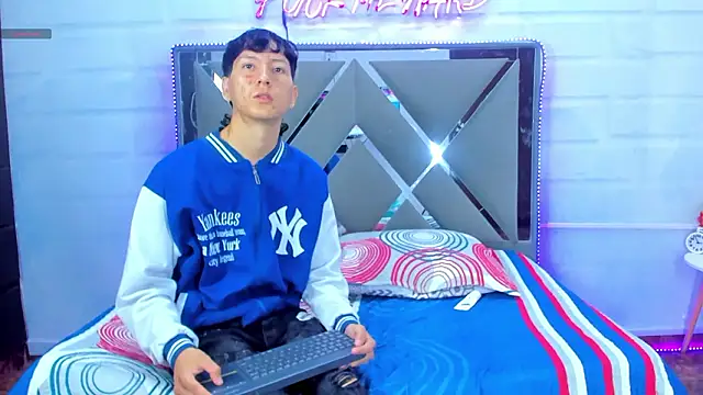 Snapshot of BunnyLove_ chatting on March 2, 2026, 12:13 am BunnyLove online show from March 2, 2026, 12:13 am