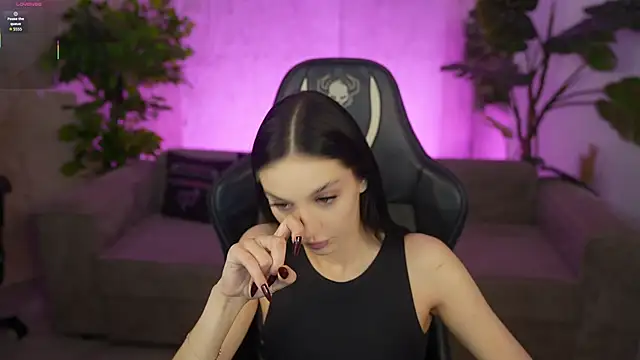 Mila Rose054 online show from April 7, 2026, 6:36 am