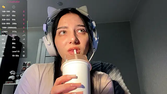 Snapshot of TomiRodenberg chatting on January 14, 2026, 2:12 pm TomiRodenberg online show from January 14, 2026, 2:12 pm