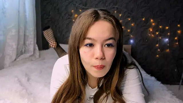 Snapshot of asian_baby chatting on January 10, 2026, 1:02 pm asian baby online show from January 10, 2026, 1:02 pm