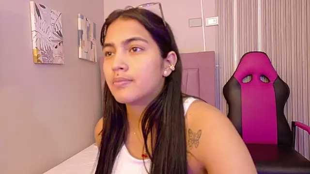 Snapshot of AlanaBlair_ chatting on February 1, 2026, 12:26 pm AlanaBlair online show from February 1, 2026, 12:26 pm