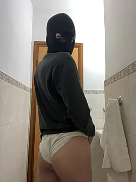 Snapshot of petiteyanel chatting on March 8, 2026, 10:41 am petiteyanel online show from March 8, 2026, 10:41 am