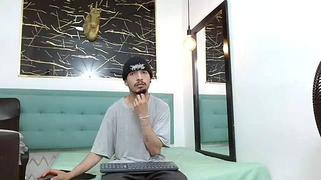 Snapshot of Juan-Jose69 chatting on January 18, 2026, 3:43 am Juan-Jose69 online show from January 18, 2026, 3:43 am