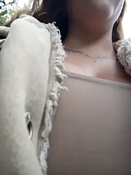 Snapshot of ISABELLA-01_ chatting on February 15, 2026, 9:33 pm ISABELLA-01 online show from February 15, 2026, 9:33 pm