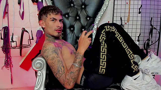 Snapshot of Valentino-777 chatting on January 6, 2026, 8:56 pm Valentino-777 online show from January 6, 2026, 8:56 pm