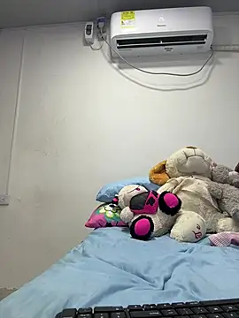 vennuss19 online show from March 17, 2026, 9:51 pm