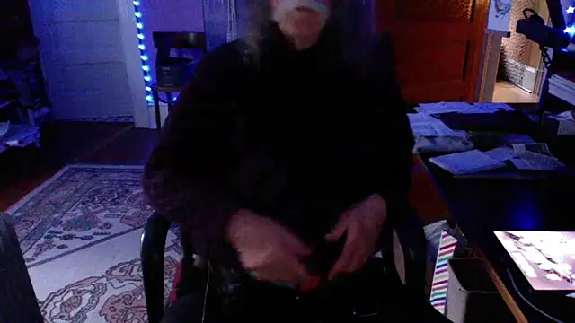 LickYourYoni online show from May 26, 2026, 3:35 am