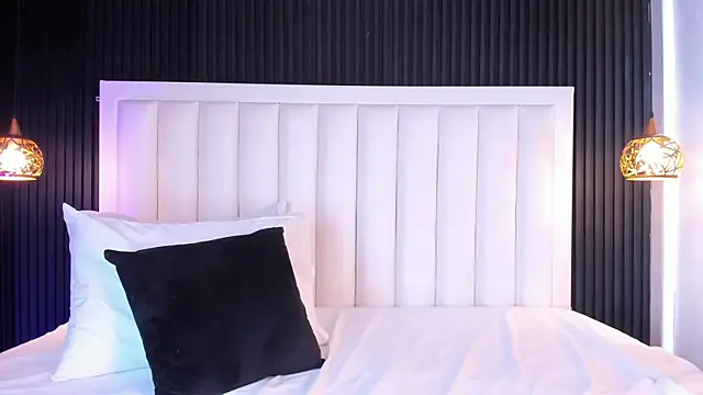 PandoraMiller online show from April 10, 2026, 4:33 pm