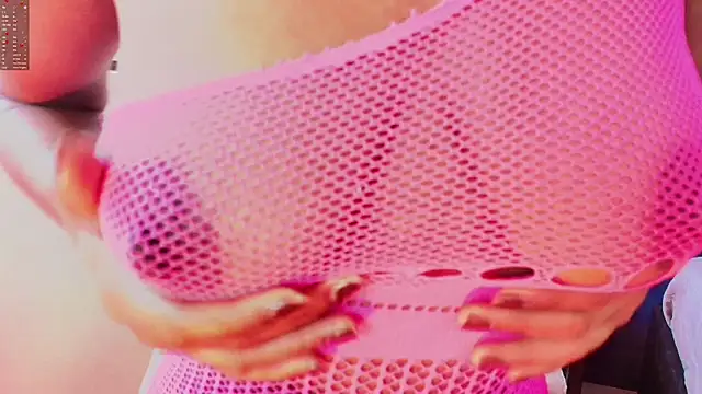 Snapshot of Ellie-Alves chatting on January 15, 2026, 12:54 pm Ellie-Alves online show from January 15, 2026, 12:54 pm